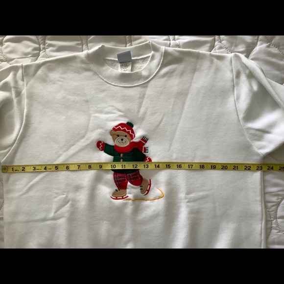 Vintage Sweatshirt with Embroidered Teddy Bear - Picture 4 of 7
